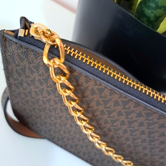 MICHAEL KORS Monogram Belt Bag with Pull gold tone chain sz Medium - Picture 4 of 7